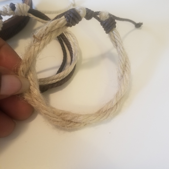 Bracelets - Picture 4 of 6